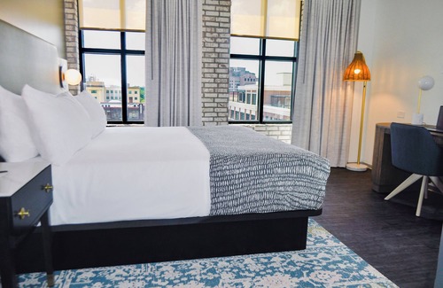 South Downtown Hotel | Origin Atlanta, a Wyndham Hotel