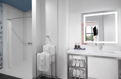 South Downtown Hotel | Origin Atlanta, a Wyndham Hotel