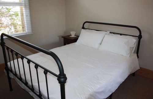 Invermay House | Original Federation home in peaceful Invermay