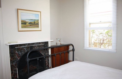 Invermay House | Original Federation home in peaceful Invermay