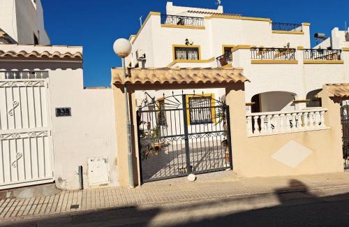Orihuela Costa Villa | Orihuela - Sleeps 6 - Pool - Parking - PetFriendly
