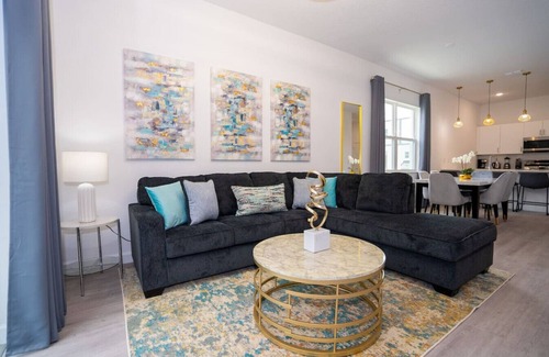 Loughman Apartment | ORL - 347 Famagusta Dr (5B)