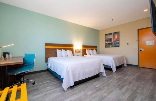 Florida Central Atlantic Coast Hotel | Orlando Getaway: Affordable Unit w/Outdoor Pool and Shuttle to Parks!