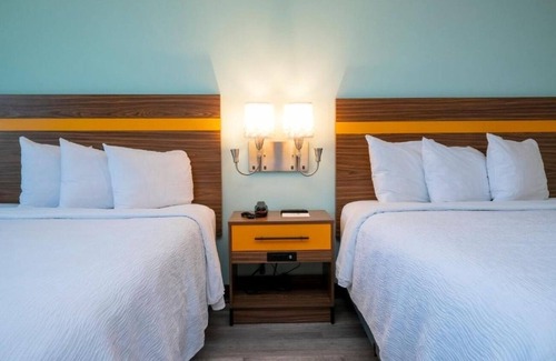 Florida Central Atlantic Coast Hotel | Orlando Getaway: Affordable Unit w/Outdoor Pool and Shuttle to Parks!