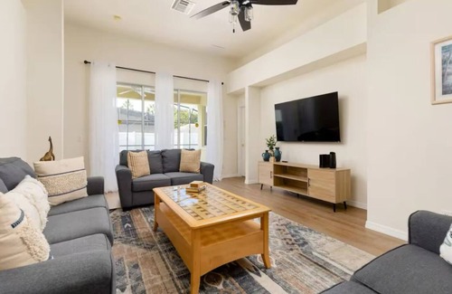 Calabay Parc House | Orlando Oasis! Private Pool, Near Disney and Universal Studios! 4BR, 3BA