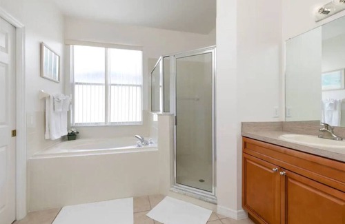 Calabay Parc House | Orlando Oasis! Private Pool, Near Disney and Universal Studios! 4BR, 3BA