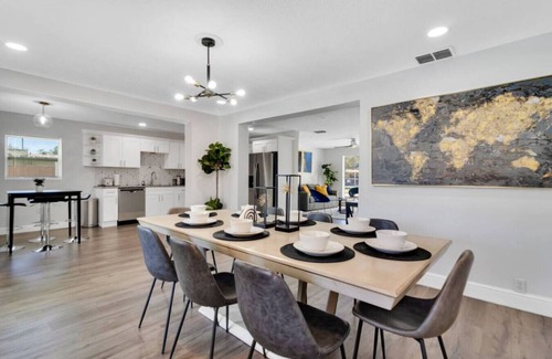 Englewood Park Apartment | Orlando Pool House Vacation Home | Pet Friendly