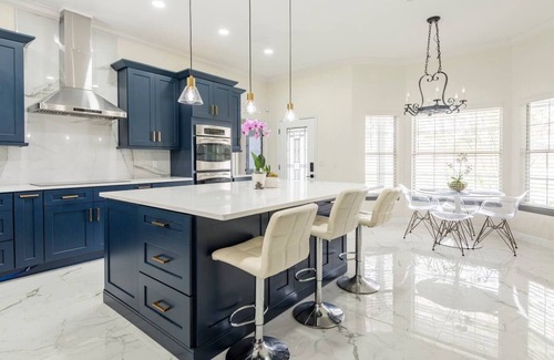 Oviedo House | Orlando Spacious Modern Retreat