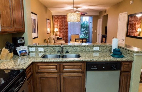 Florida Center Condo | Orlandos Sunshine Resort™ - 2 Bedroom