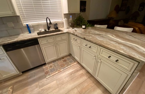 Oro Valley House | Oro Valley Gem! 4 bedroom-3 plus office/gym, 2 bath, Pool and Mountain View