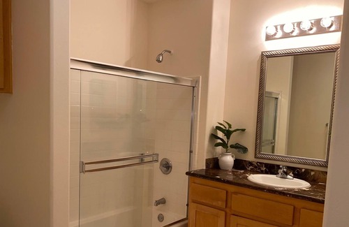 The Flats Apartment | Orsini Luxury Retreat: 2BR/2BA