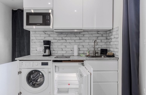 Saint Blaise Apartment | Orteaux | Cosy studio near Père Lachaise