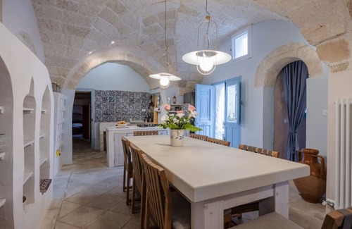 Ortelle Apartment | Ortelle House of the 5 fireplaces with terrace