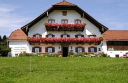 Anger Apartment | Ortsblick, 44m², 1 Schlafzimmer, Separate Küche, Dusche/wc, Sat-tv, Balkon