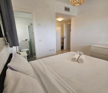 Acre Apartment | OrYam - Boutique Sea View Apt. 2BD Up to 10 Guests