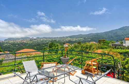 Sao Jorge Cottage | Os Ferreirinhos, a Home in Madeira