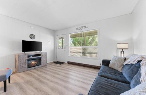 Indian Point Apartment | Osage Resort
