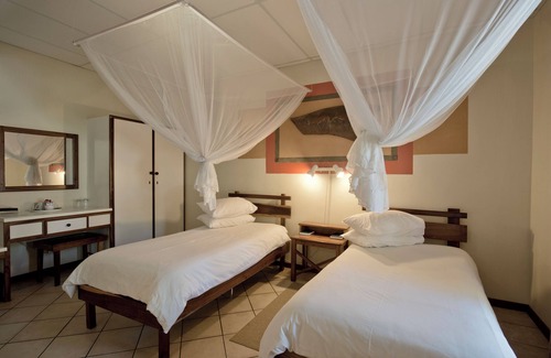 Oshakati Cabin | Oshakati Country Lodge