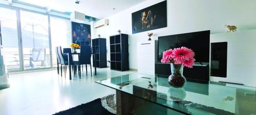 Hortaleza Apartment | Oshun Sanchinarro LOFTS & MIDSTAY