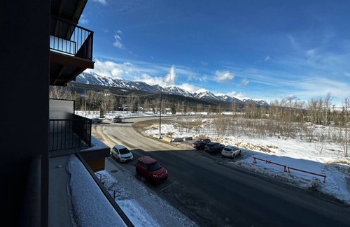 Golden Condo | OSO203 · The Cache Contemporary DT Condo
