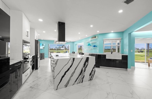 The Dunes House | Osprey Hideaway: Pet-Friendly Island Home w/Pool!