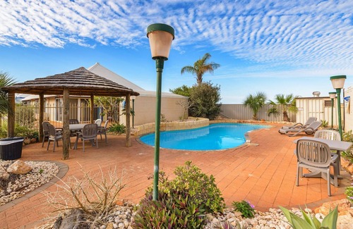 Exmouth Villa | Osprey Holiday Village Unit 112 - 3 Bedroom Fully Self-Contained Holiday Accommodation