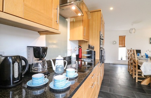 Portland Cottage | OSPREY HOUSE PORTLAND, family friendly, with a garden in Fortuneswell