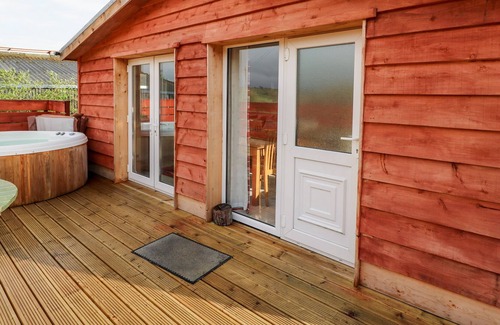 Llanidloes House | OSPREY LODGE, pet friendly, character holiday cottage in Llanidloes