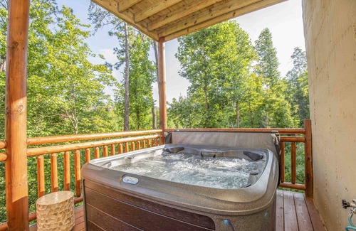 Caton Cabin | Osterley Cottage ~ Indoor Pool ~ Hot Tub