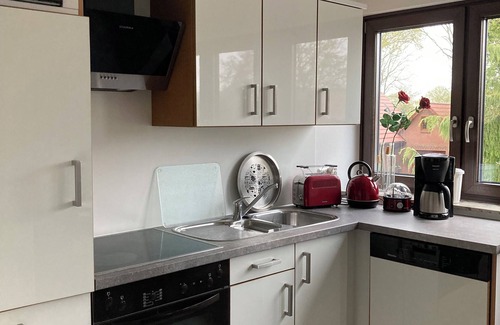 Georgsfeld und Tannenhausen House | Ostfriesensuite: Beautiful, bright vacation apartment with balcony