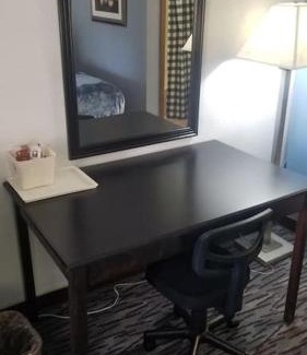 Stillwater Apartment | OSU King Bed Hotel Room 109 Wi-Fi Booking