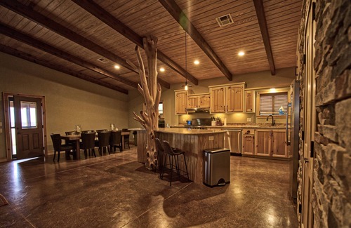 Pawnee County Cabin | OSU Stillwater Private Luxury Corporate/Family Retreat