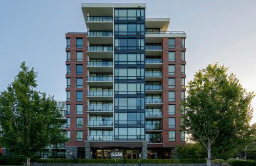 James Bay Hotel | Oswego Hotel