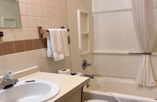 Oswego Hotel | Oswego Inn