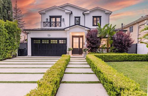 Tarzana Apartment | Otis Ave