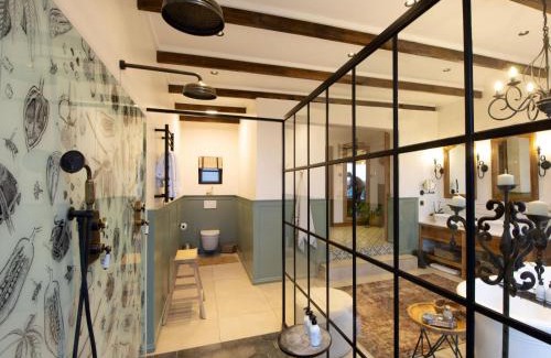 Otjiwarongo Cabin | Otjiwa Mountain Lodge