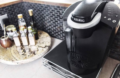 Walnut Hills House | OTR Luxury & Decks for Weekday Biz or Weekend Fun! Now with Baby Stations!