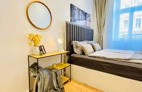 Ottakring Apartment | Ottakring Gem 4-BR Retreat/Breathtaking City Views