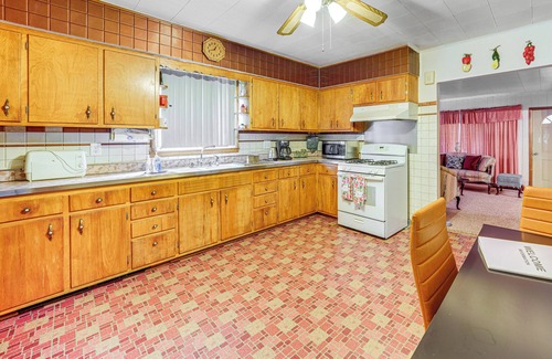 Ottawa House | Ottawa Home w/Porch, Near Starved Rock State Park