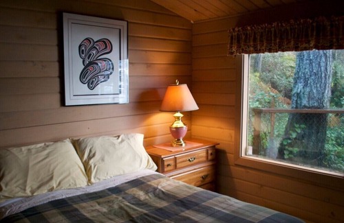 Quadra Island Cottage | Otter View Cottage at April Point