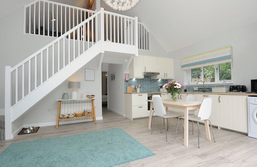 Littleham Cottage | OTTERS LEAP, pet friendly, character holiday cottage in Bideford