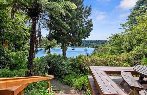 Lake Tarawera House | OTUMUTU LOOKOUT LAKEFRONT JETTY BOATSHED! 2 YEAR RENTAL AVAILABLE AFTER FEB 2025