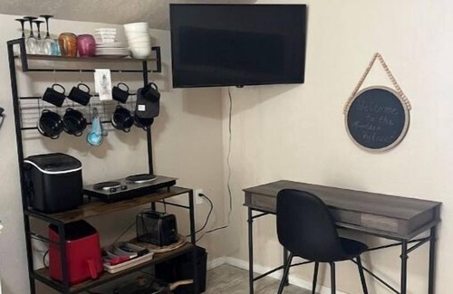 Mena Apartment | Ouachita Fall Studio Stay- Sleeps 4