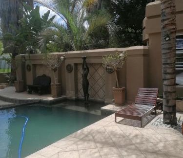 Oudtshoorn House | Oudtshoorn Guest House