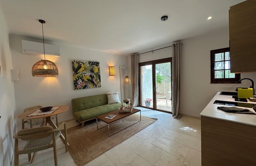 Lorgues Cottage | Our Cottages at Les Pervenches-Provence are the perfect Provencial getaway.