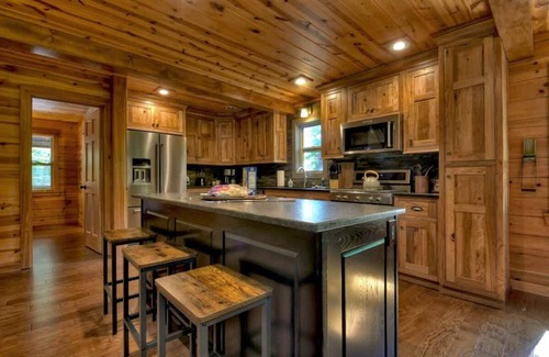Blairsville Cabin | Our Druthers Lake House - dock, hot tub, game room