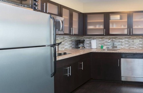 Fremont House | our guests and each of their family members arriving a safe !