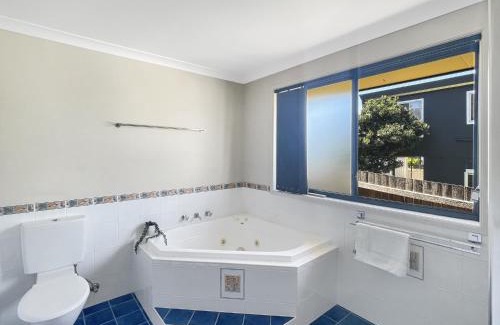 Batehaven House | Our Haven: 4-Bed Escape Near Beach & Mogo Trails
