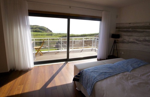 Sao Pedro da Cadeira House | Our house is located about 40 kilometres from Lisbon airport. Equipped with 6 spacious bedrooms .