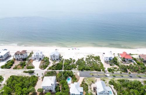 Plantation House | Our Kind of Paradise Pool-Pet Friendly- Sleeps 12
